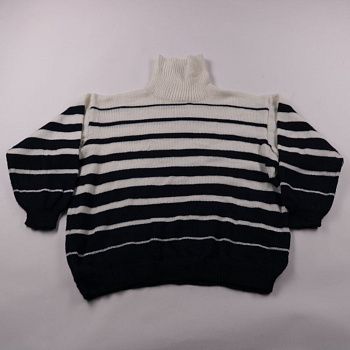 свитер не указано