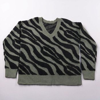 свитер не указано