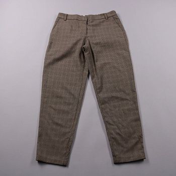 брюки не указано